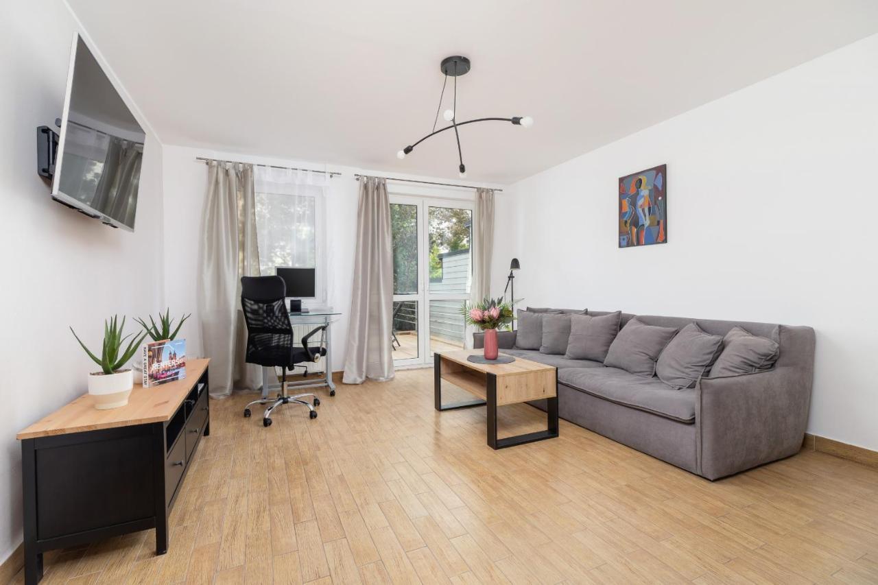 Pleasant Apartment With Terrace Cracow By Noclegi Renters Krasków Εξωτερικό φωτογραφία