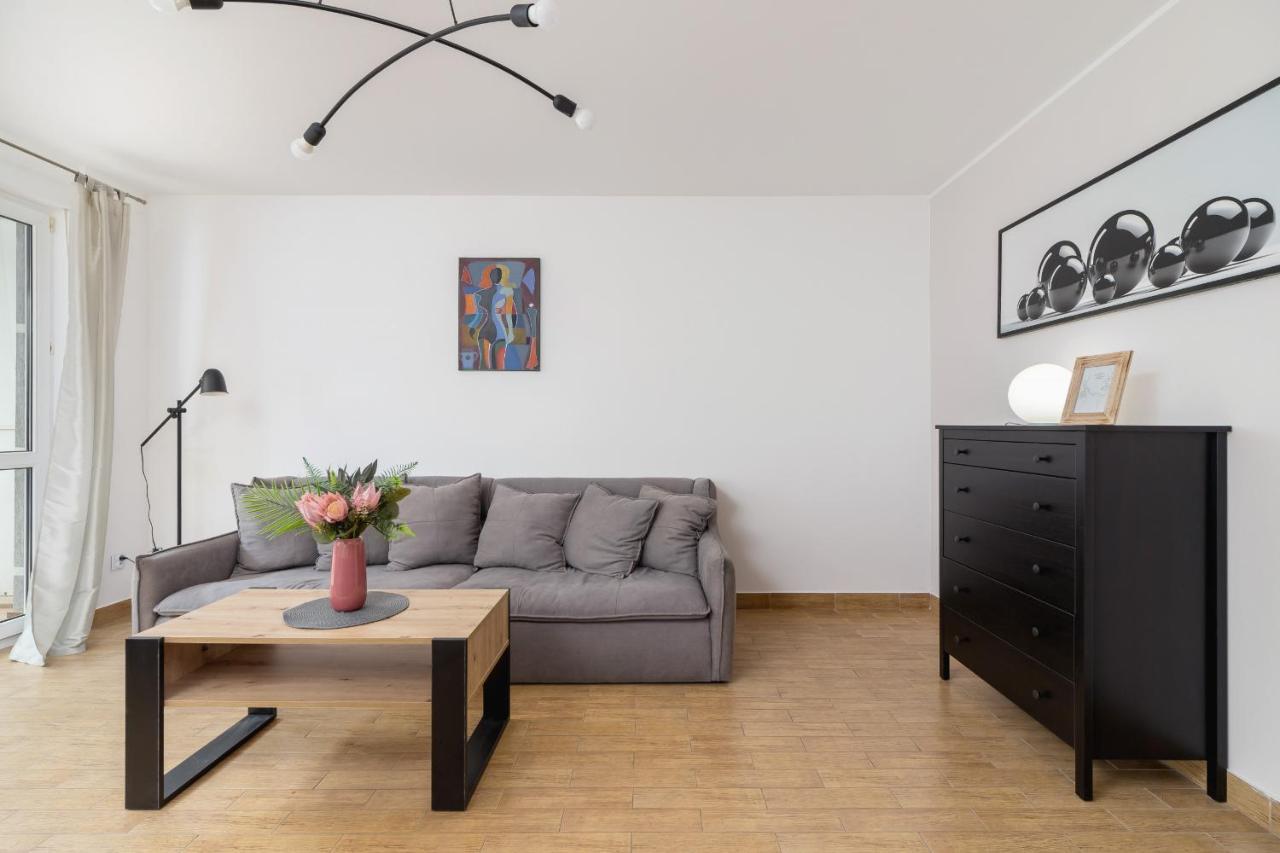 Pleasant Apartment With Terrace Cracow By Noclegi Renters Krasków Εξωτερικό φωτογραφία