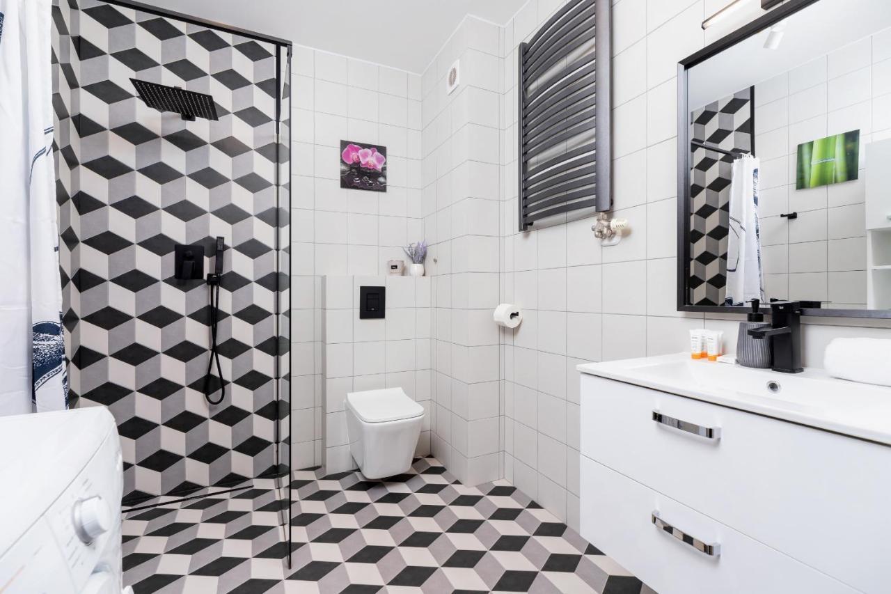 Pleasant Apartment With Terrace Cracow By Noclegi Renters Krasków Εξωτερικό φωτογραφία